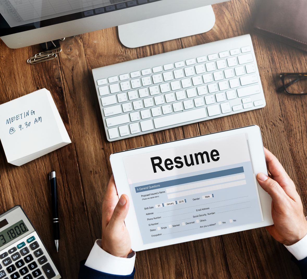 HR viewing the candidate’s resume 